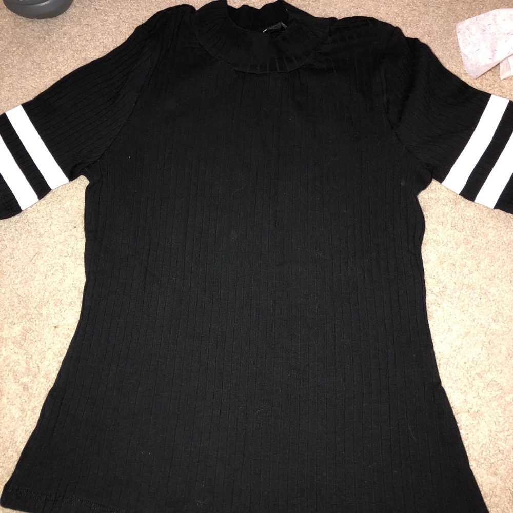 Black Crop top